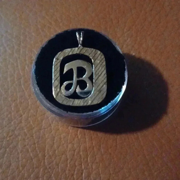 🌹Gold plated letter pendant "B" - Picture 4 of 6